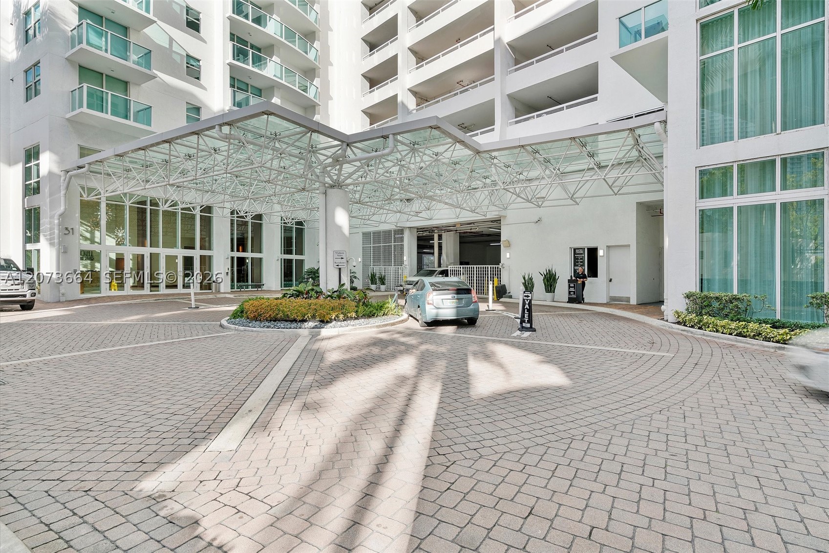 image Brickell on the River South44