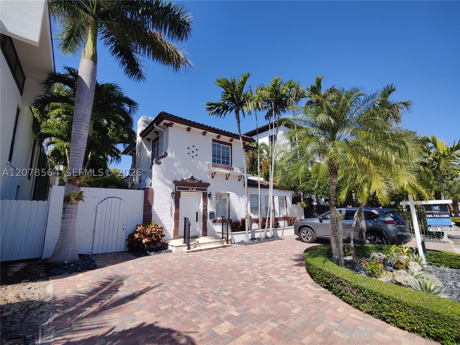 1823 S Bayshore Ln Miami, FL 33133