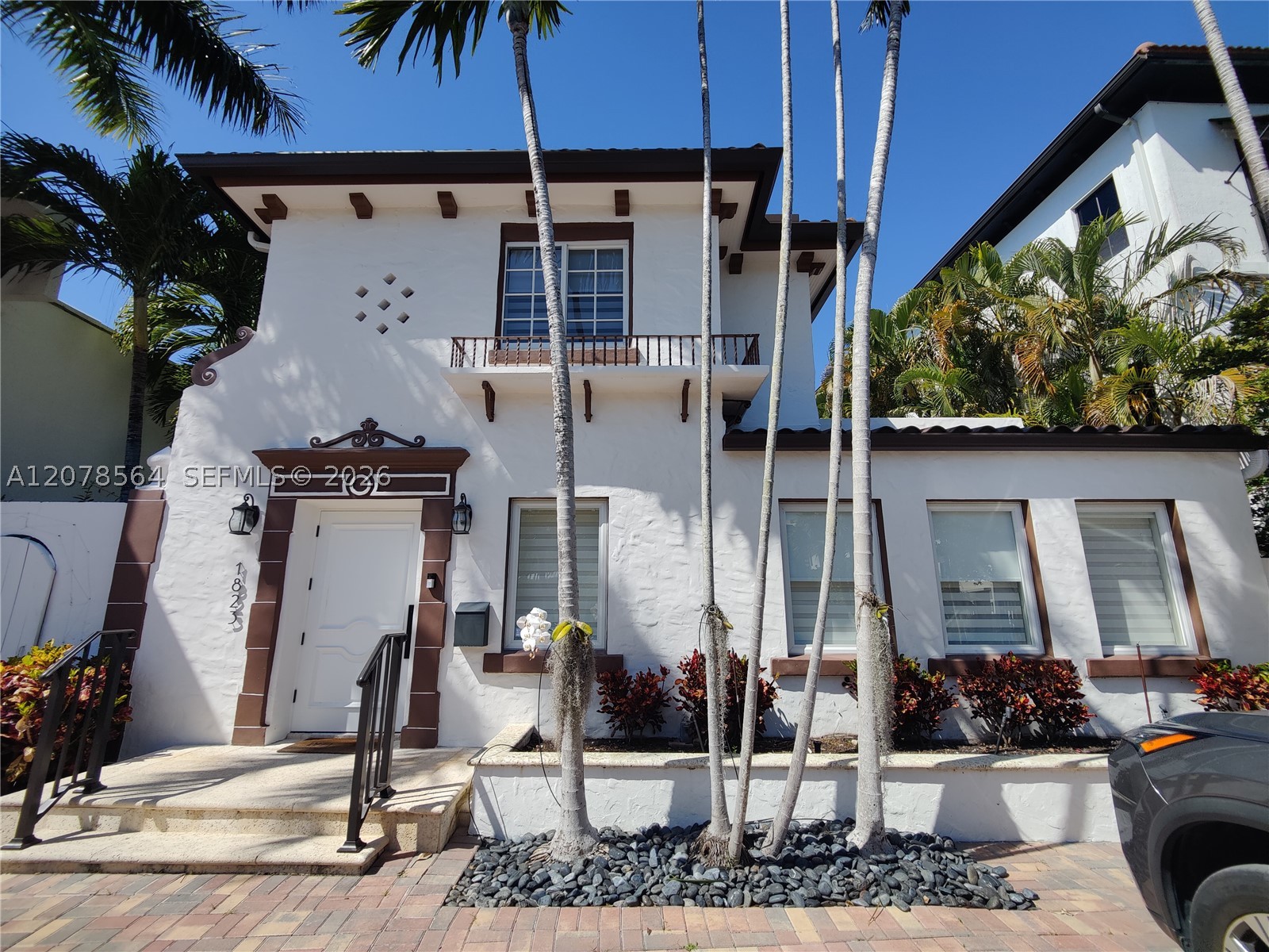 1823 S Bayshore Ln Miami, FL 33133