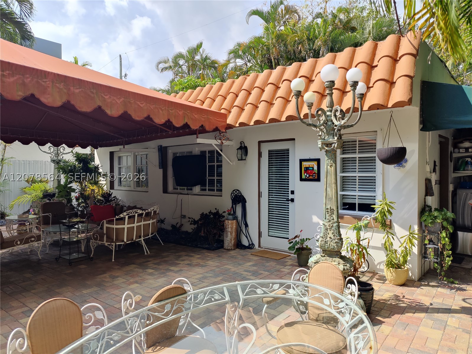 1823 S Bayshore Ln Miami, FL 33133