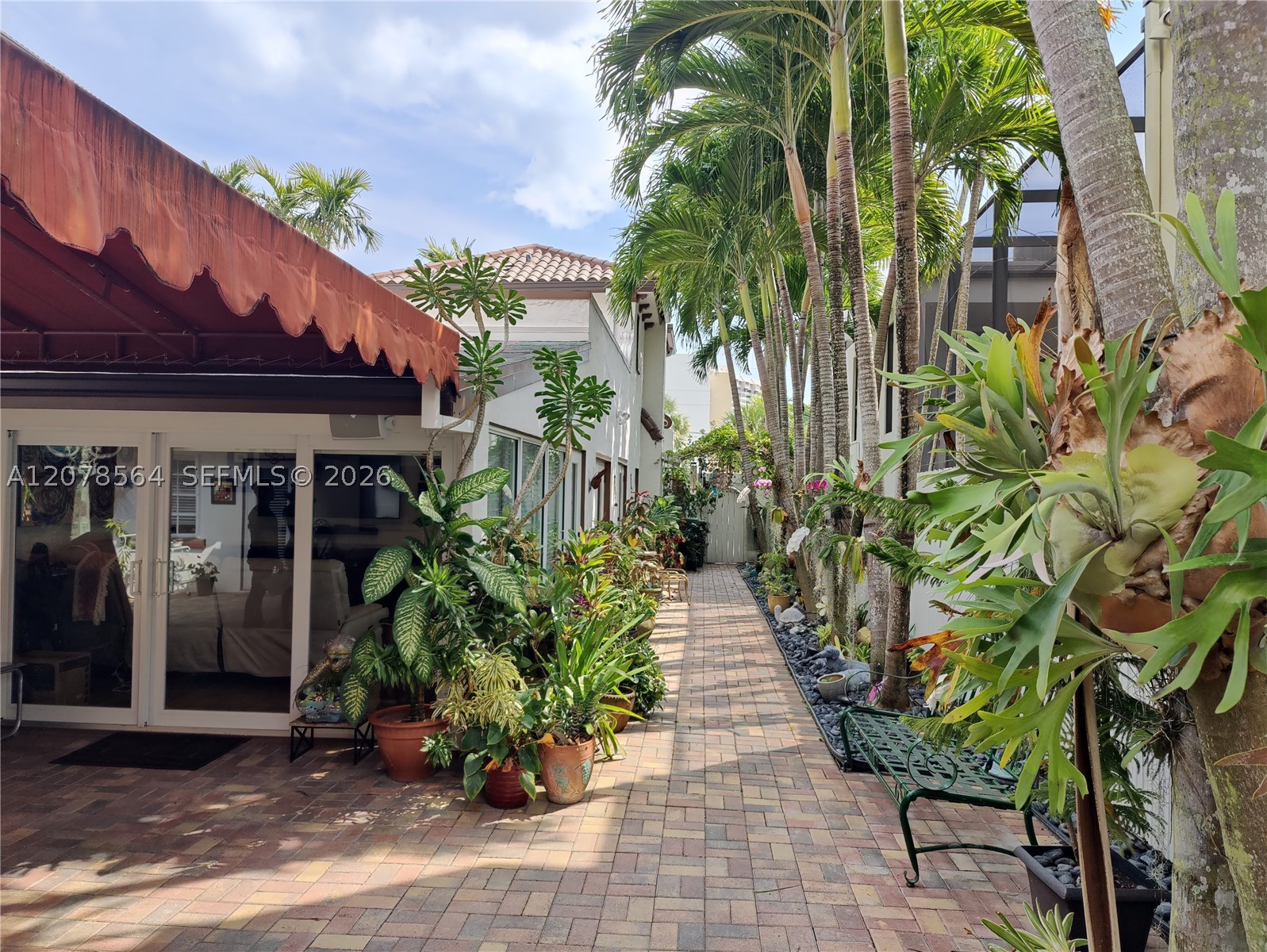 1823 S Bayshore Ln Miami, FL 33133