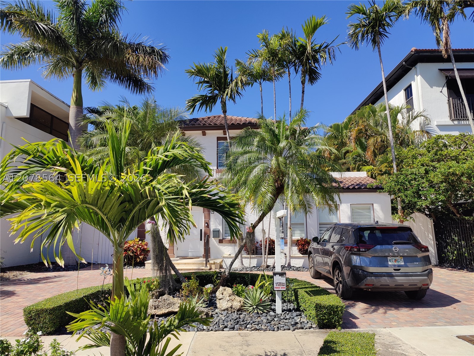 1823 S Bayshore Ln Miami, FL 33133