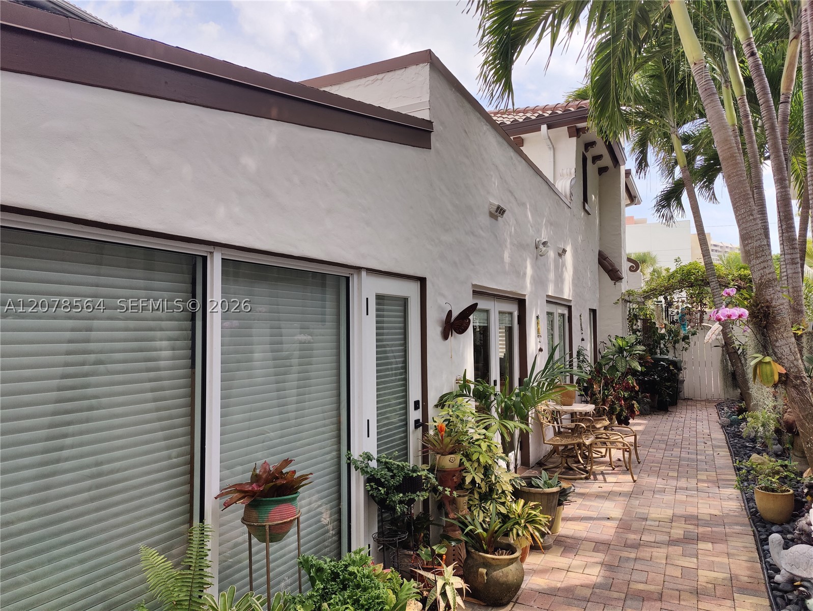 1823 S Bayshore Ln Miami, FL 33133