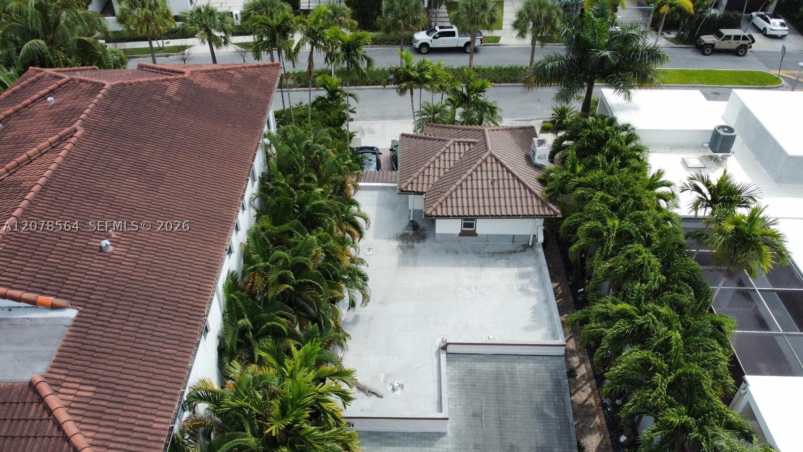 1823 S Bayshore Ln Miami, FL 33133