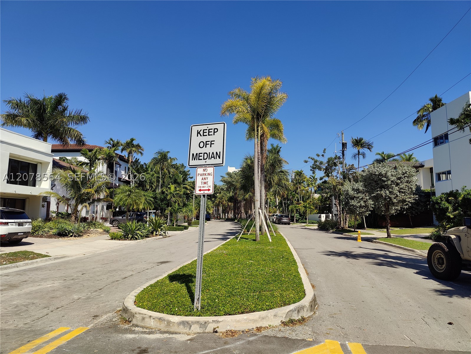 1823 S Bayshore Ln Miami, FL 33133