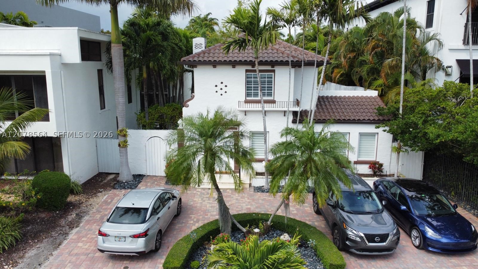1823 S Bayshore Ln Miami, FL 33133