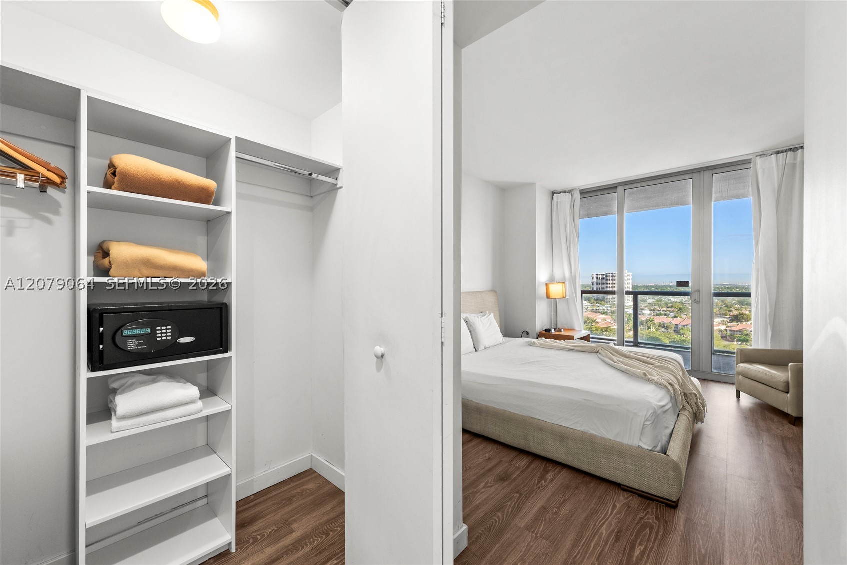 image Beachwalk Condominium16