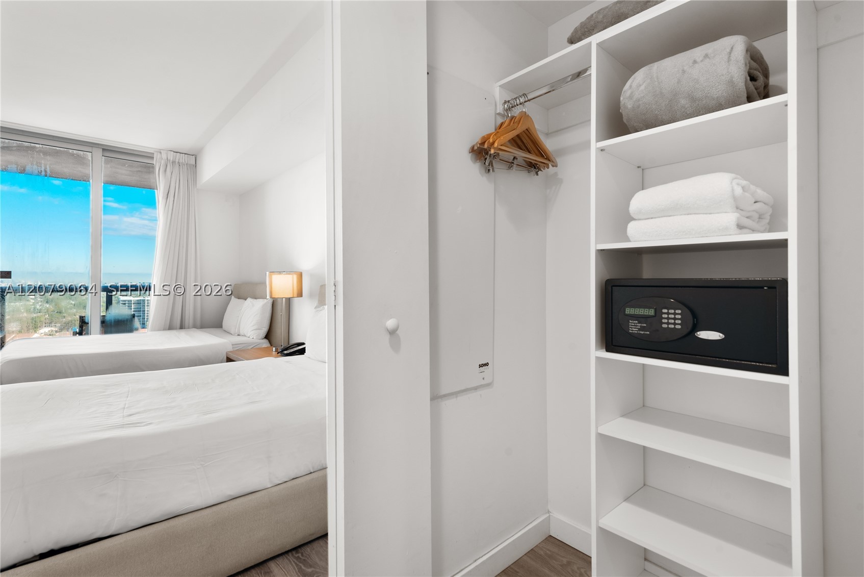image Beachwalk Condominium18