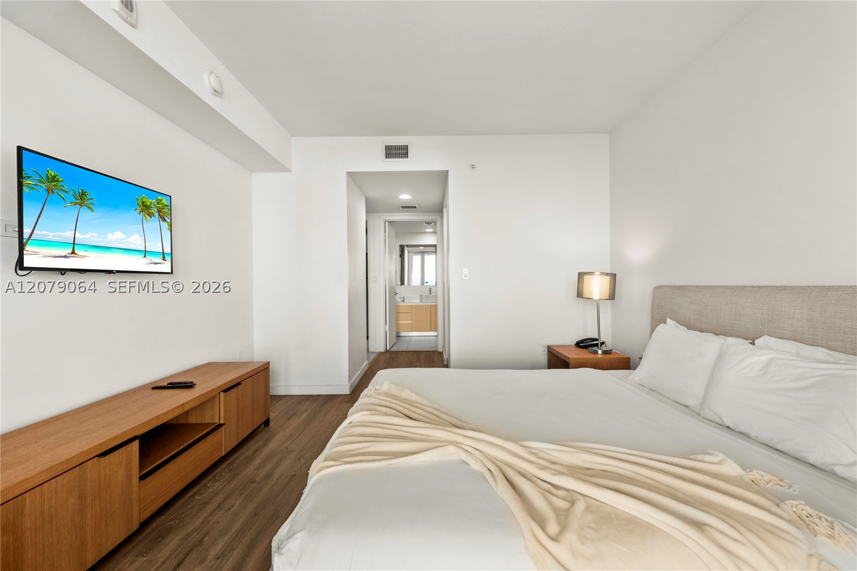 image Beachwalk Condominium20