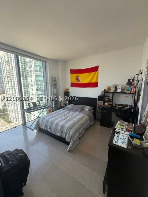 68 SE 6th St #1912 Miami, FL 33131