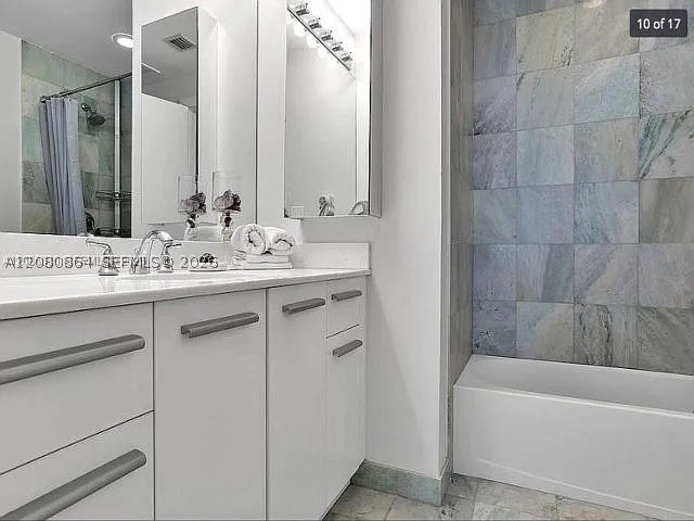 image 1060 Brickell - 105011
