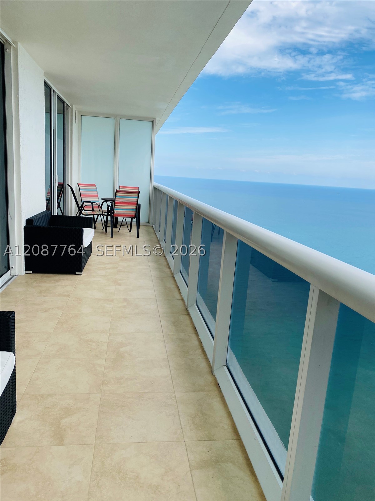 image Beach Club 22