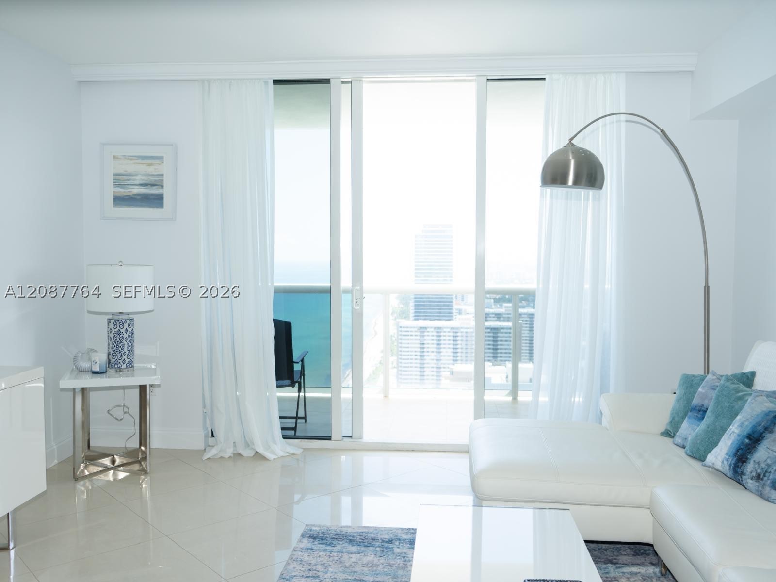 image Beach Club 24