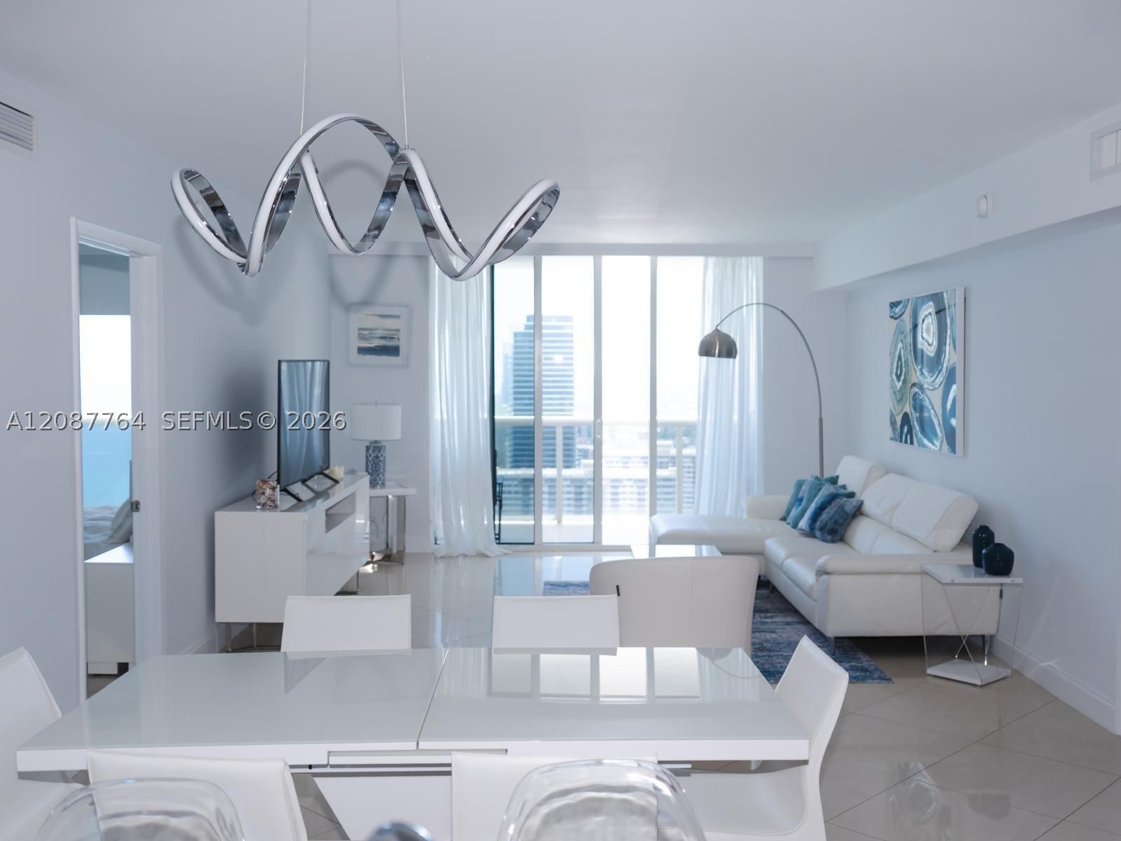 image Beach Club 25