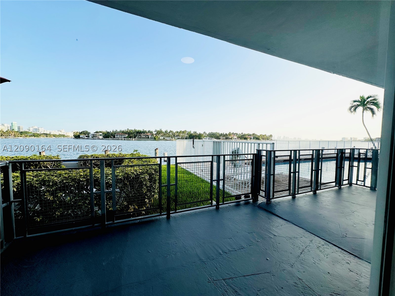 946 Bay Dr #7