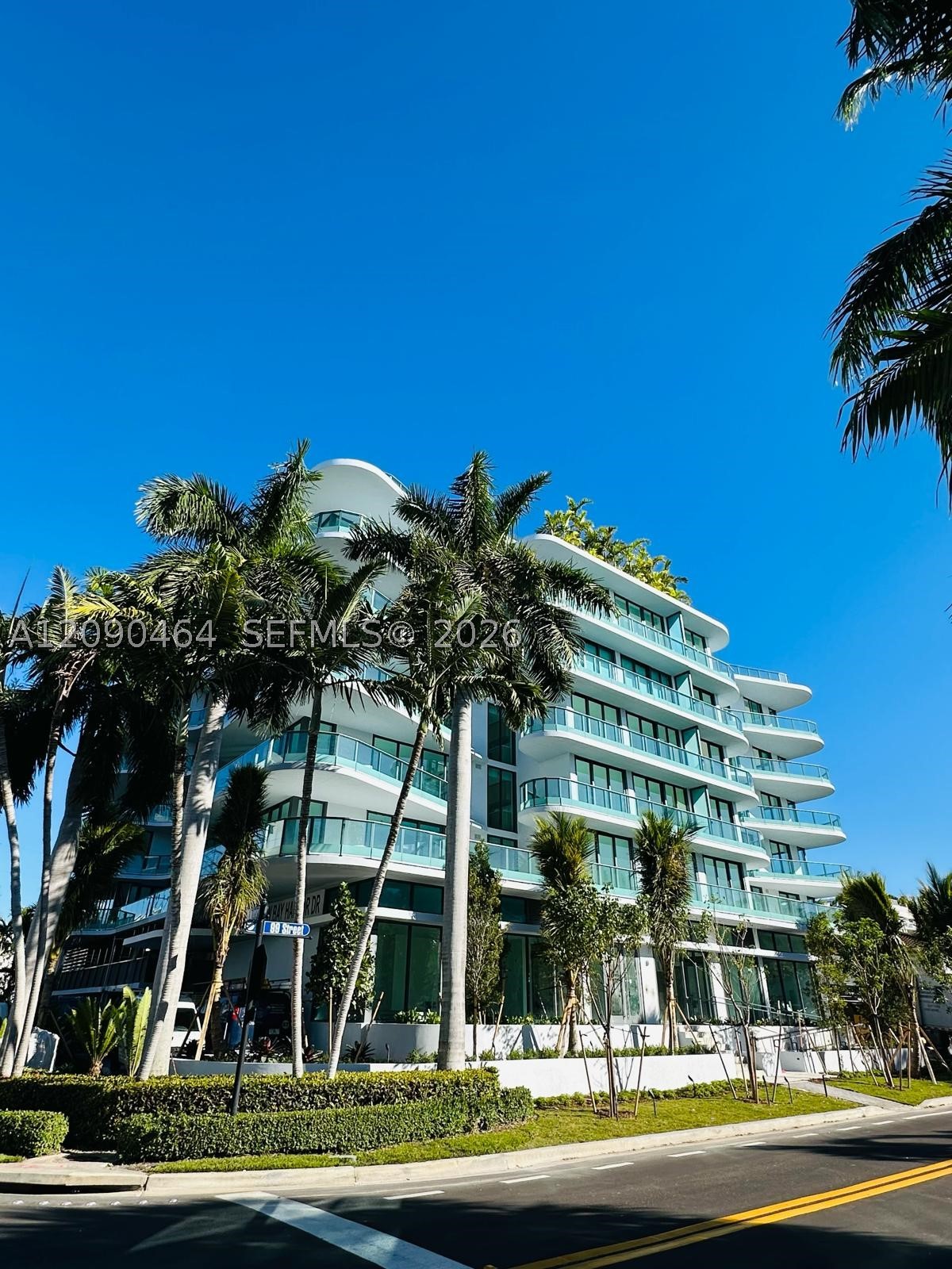 9901 W Bay Hbr Dr #303