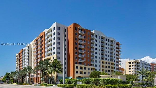 image The Venture at Aventura1