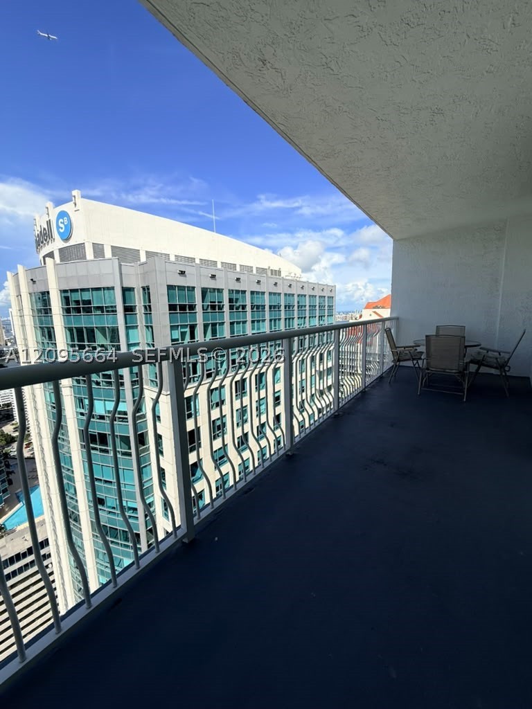 image The Club at Brickell Bay11