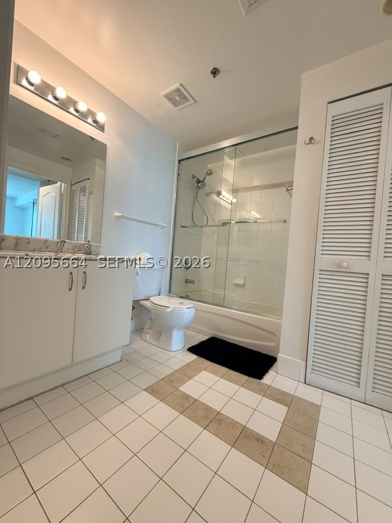 image The Club at Brickell Bay7