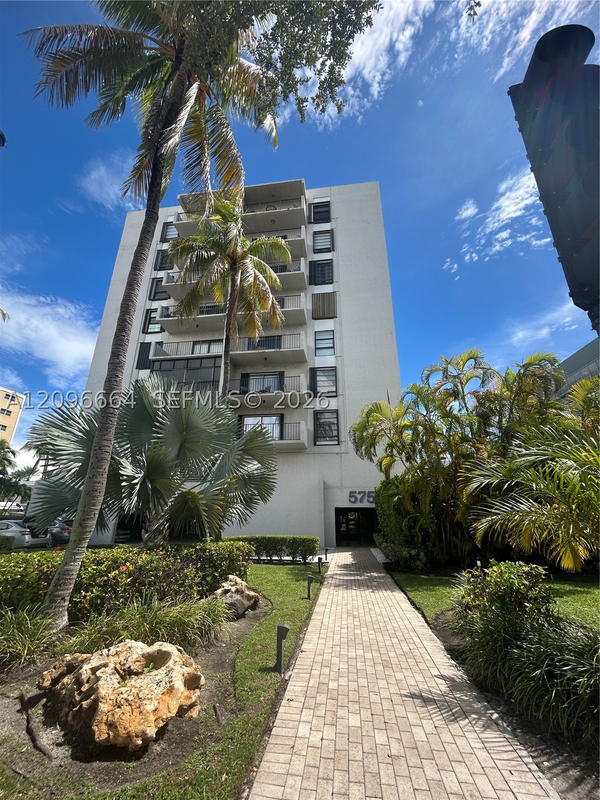 575 Crandon Blvd #911