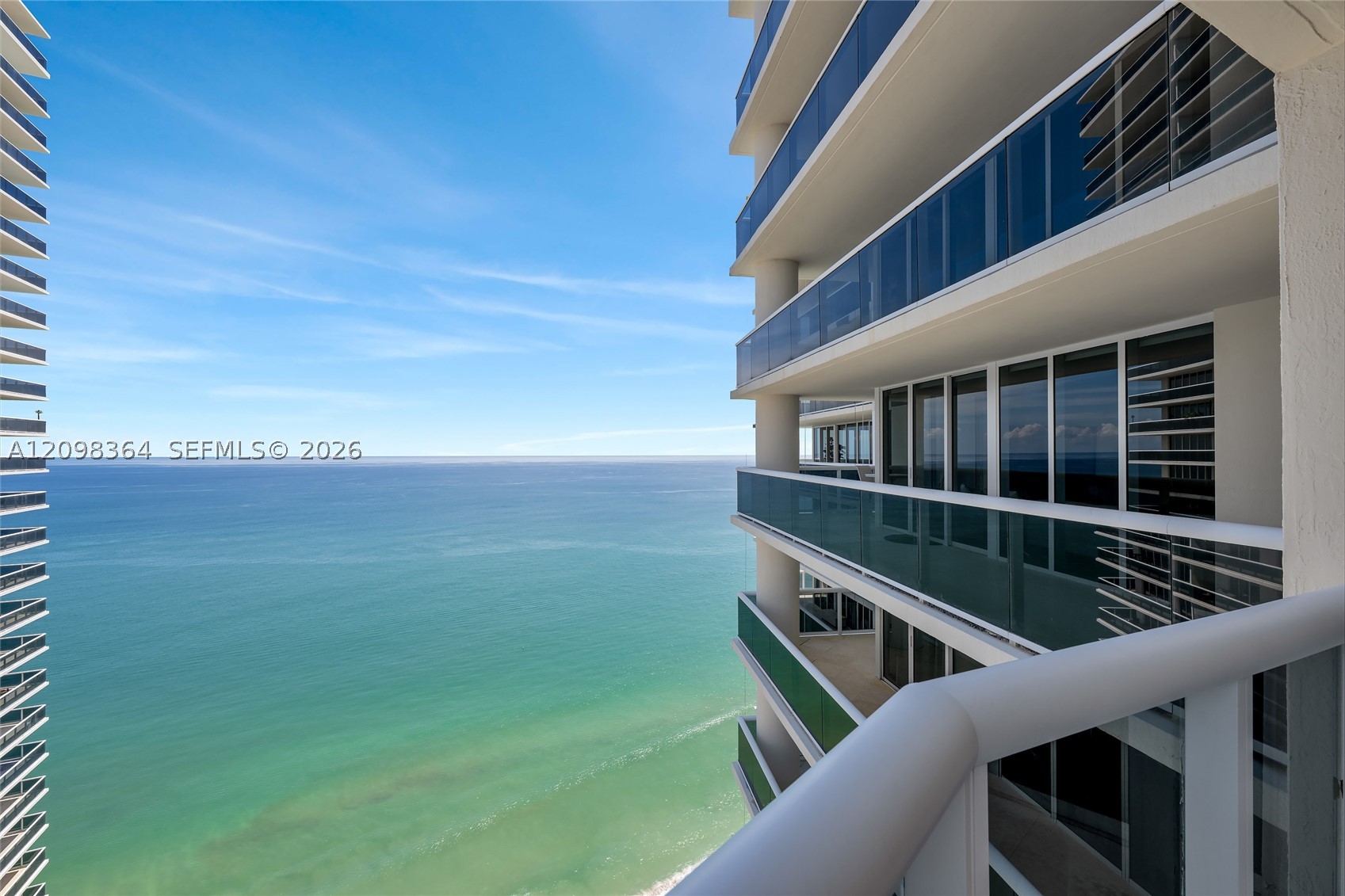 image Beach Club 129