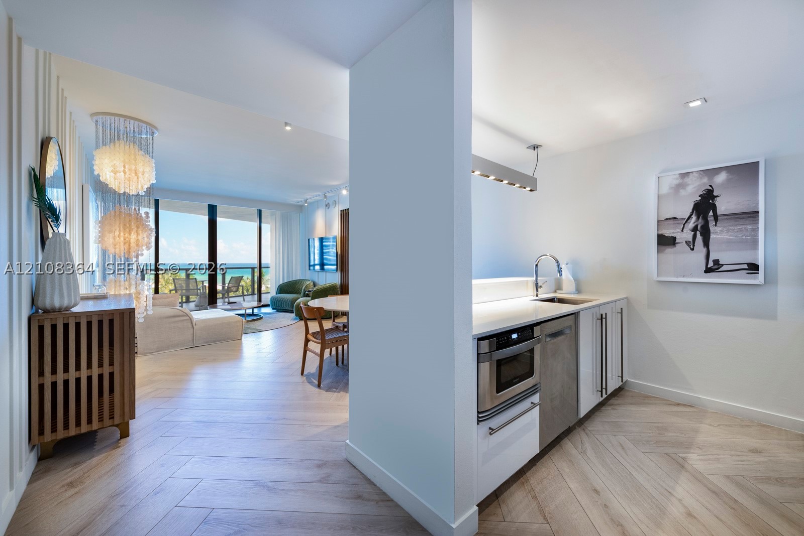 2201 Collins Ave #615