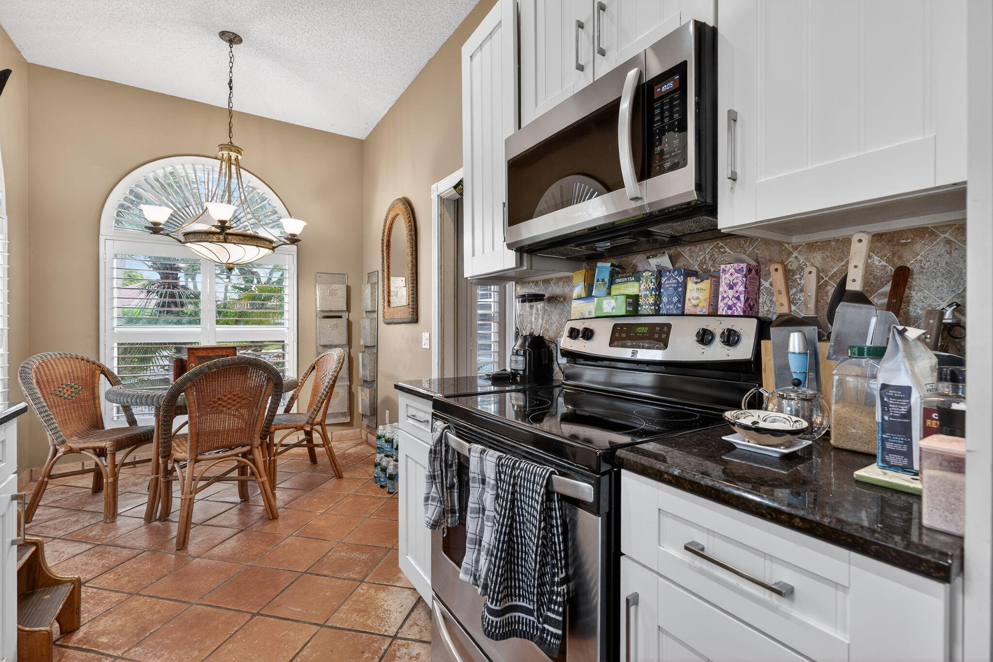 217 E Tall Oaks Palm Beach Gardens, FL 33410