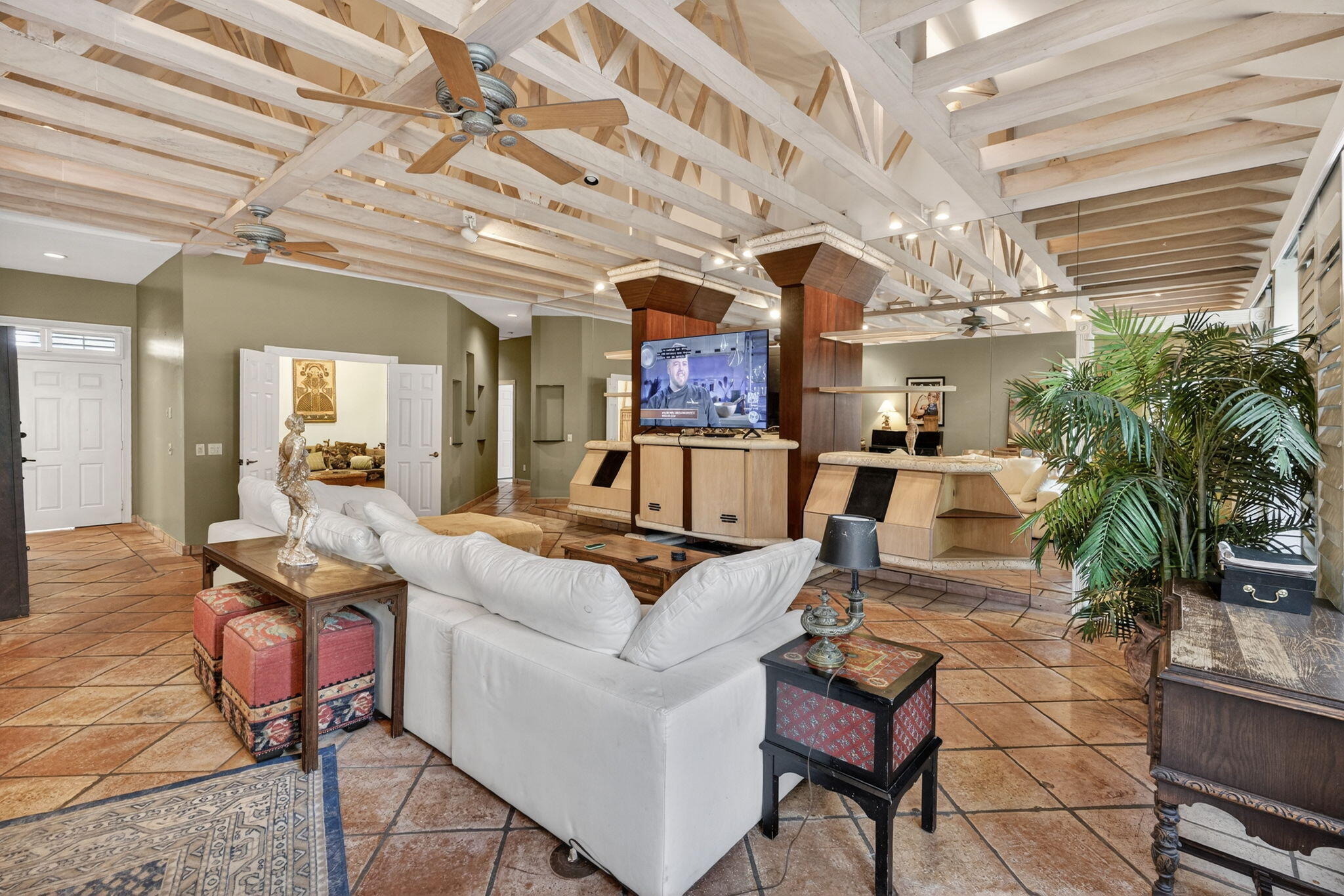 217 E Tall Oaks Palm Beach Gardens, FL 33410