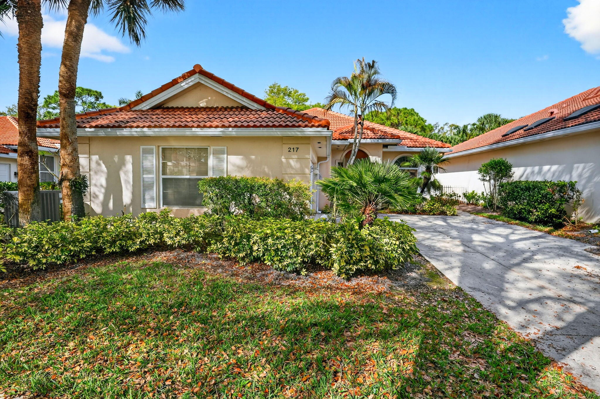 217 E Tall Oaks Palm Beach Gardens, FL 33410