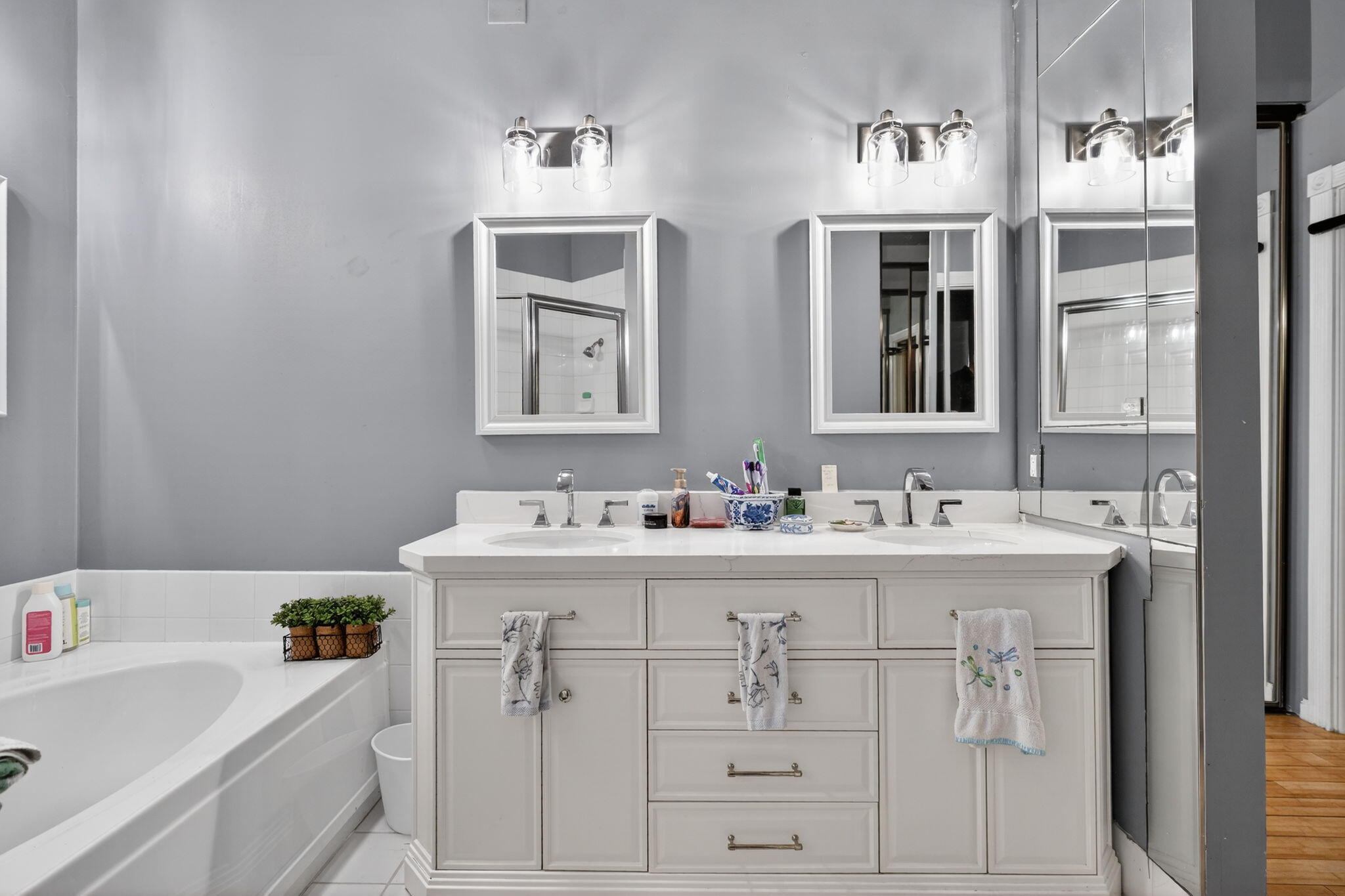 217 E Tall Oaks Palm Beach Gardens, FL 33410