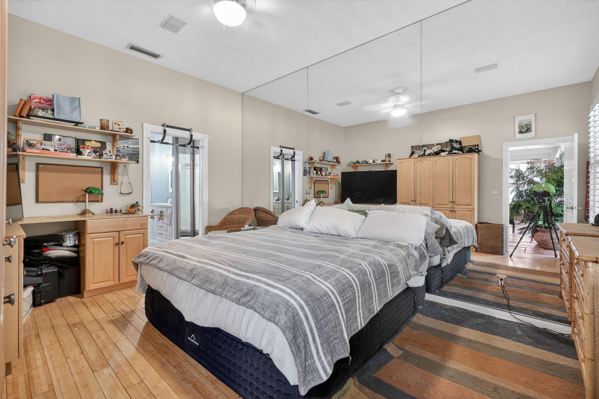 217 E Tall Oaks Palm Beach Gardens, FL 33410