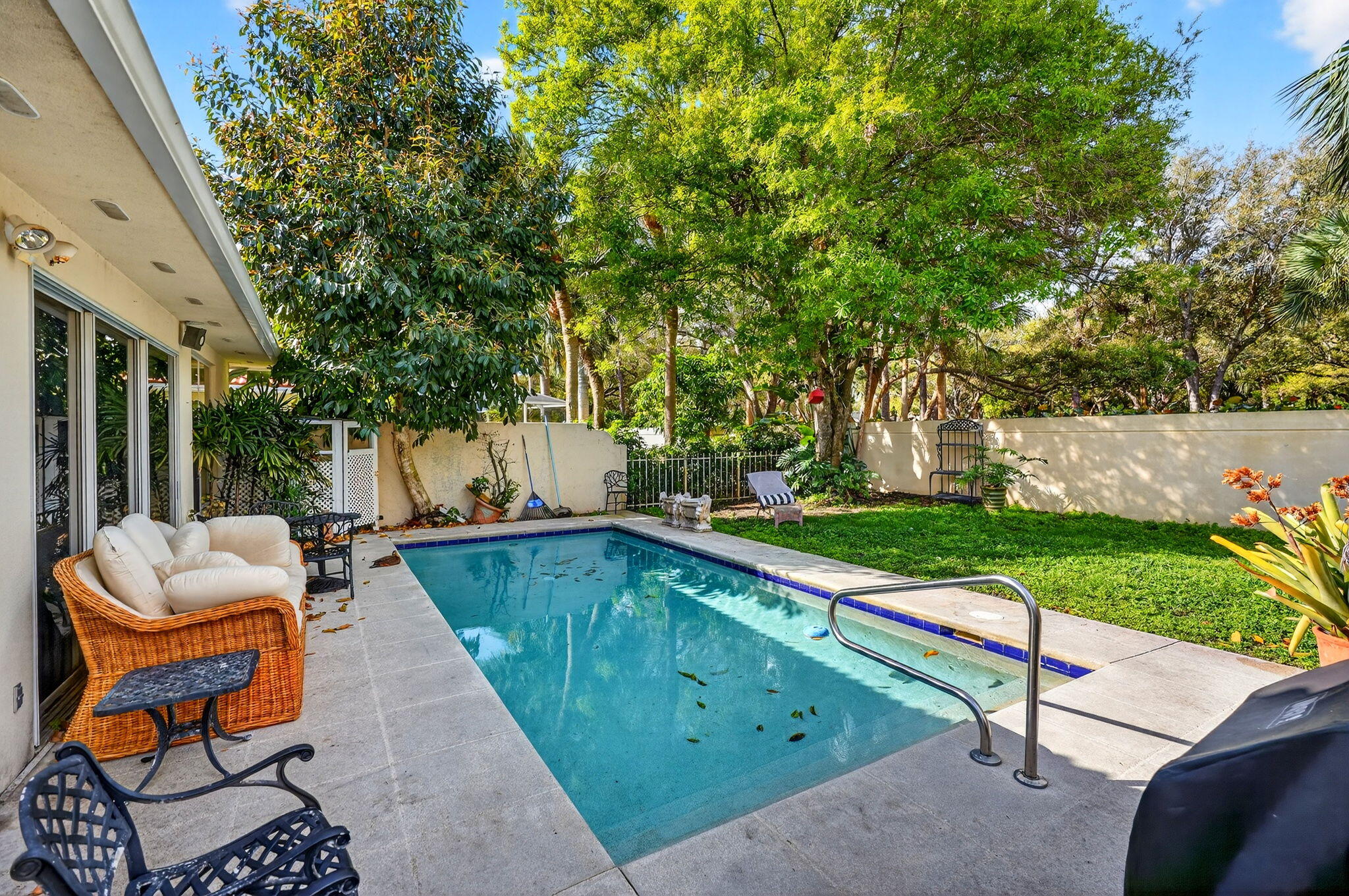 217 E Tall Oaks Palm Beach Gardens, FL 33410