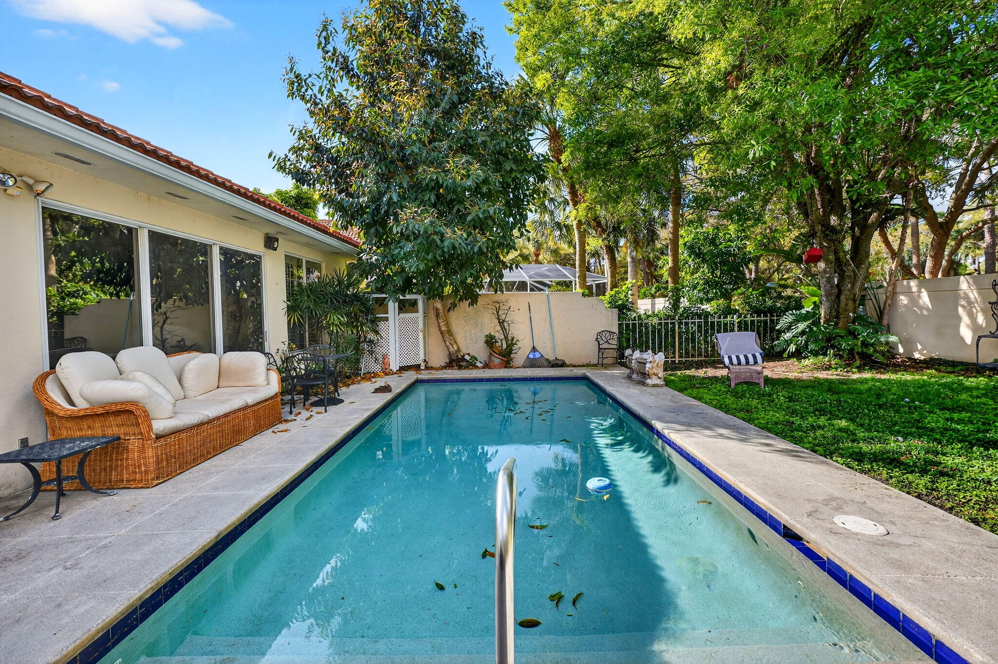 217 E Tall Oaks Palm Beach Gardens, FL 33410