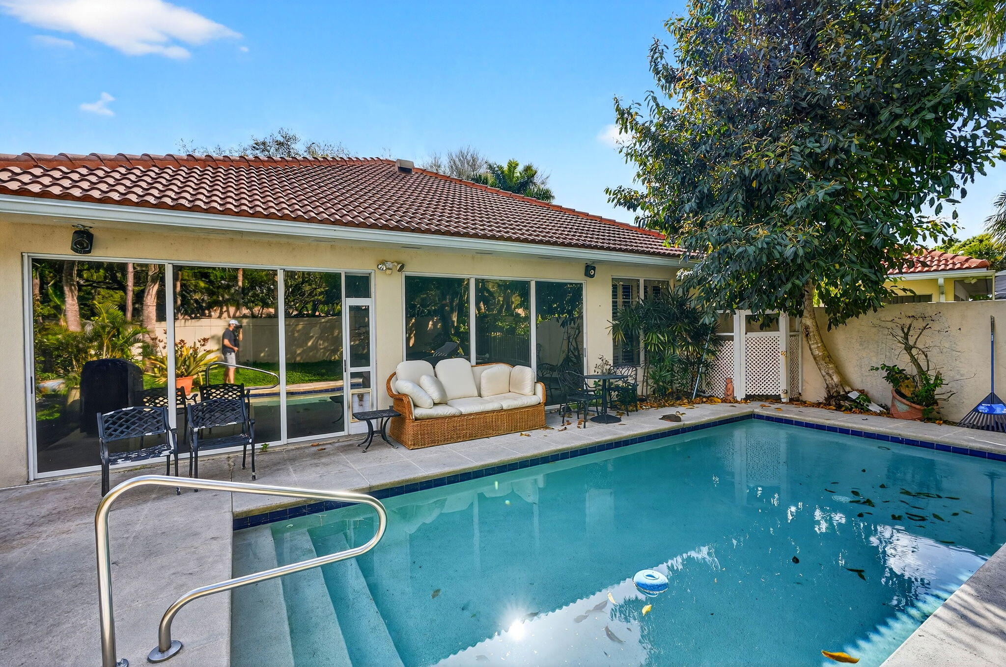 217 E Tall Oaks Palm Beach Gardens, FL 33410