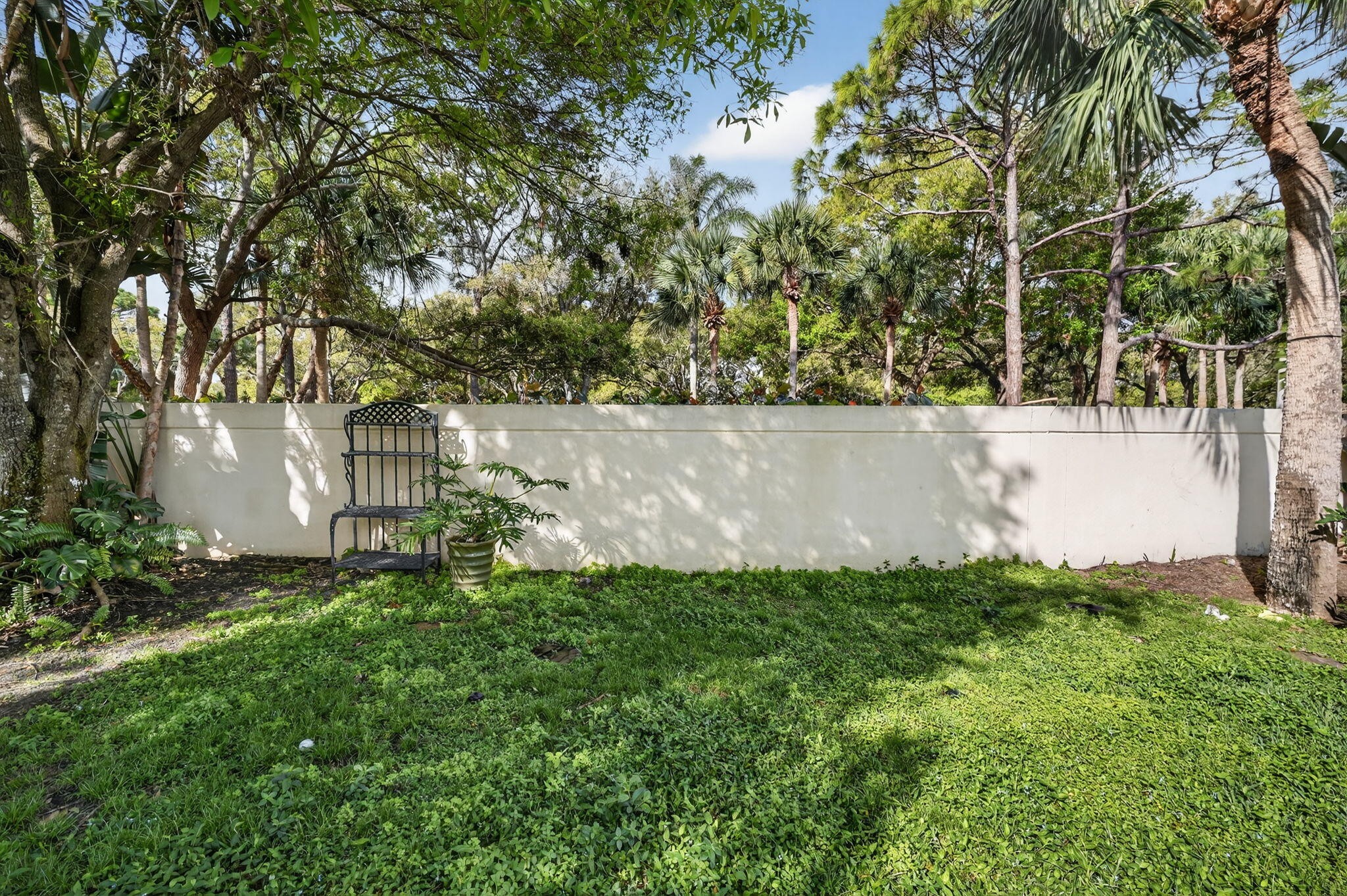217 E Tall Oaks Palm Beach Gardens, FL 33410