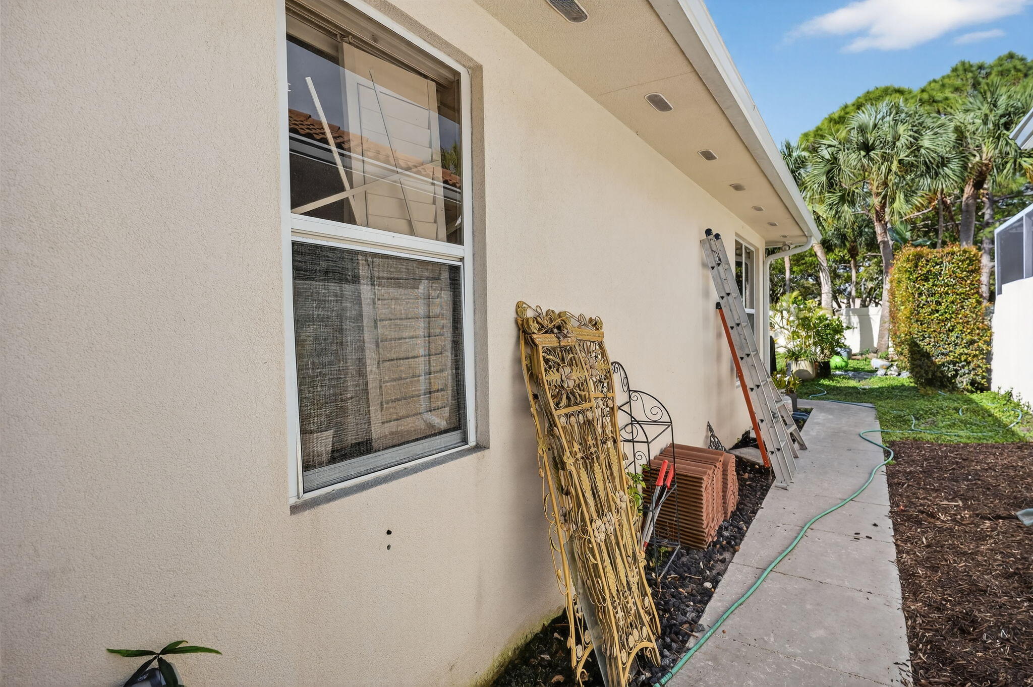 217 E Tall Oaks Palm Beach Gardens, FL 33410