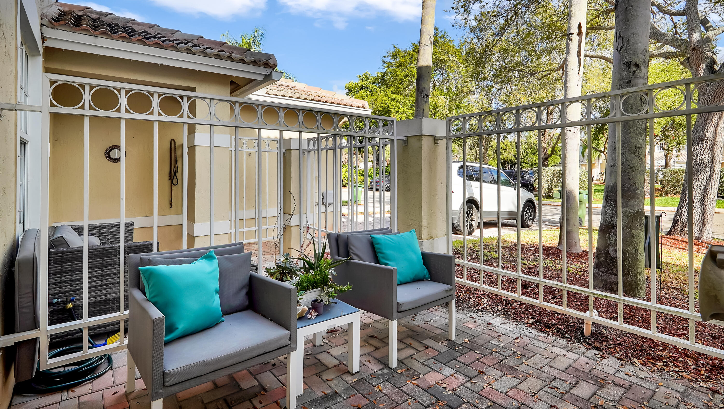 2221 NW 171st #- Pembroke Pines, FL 33028