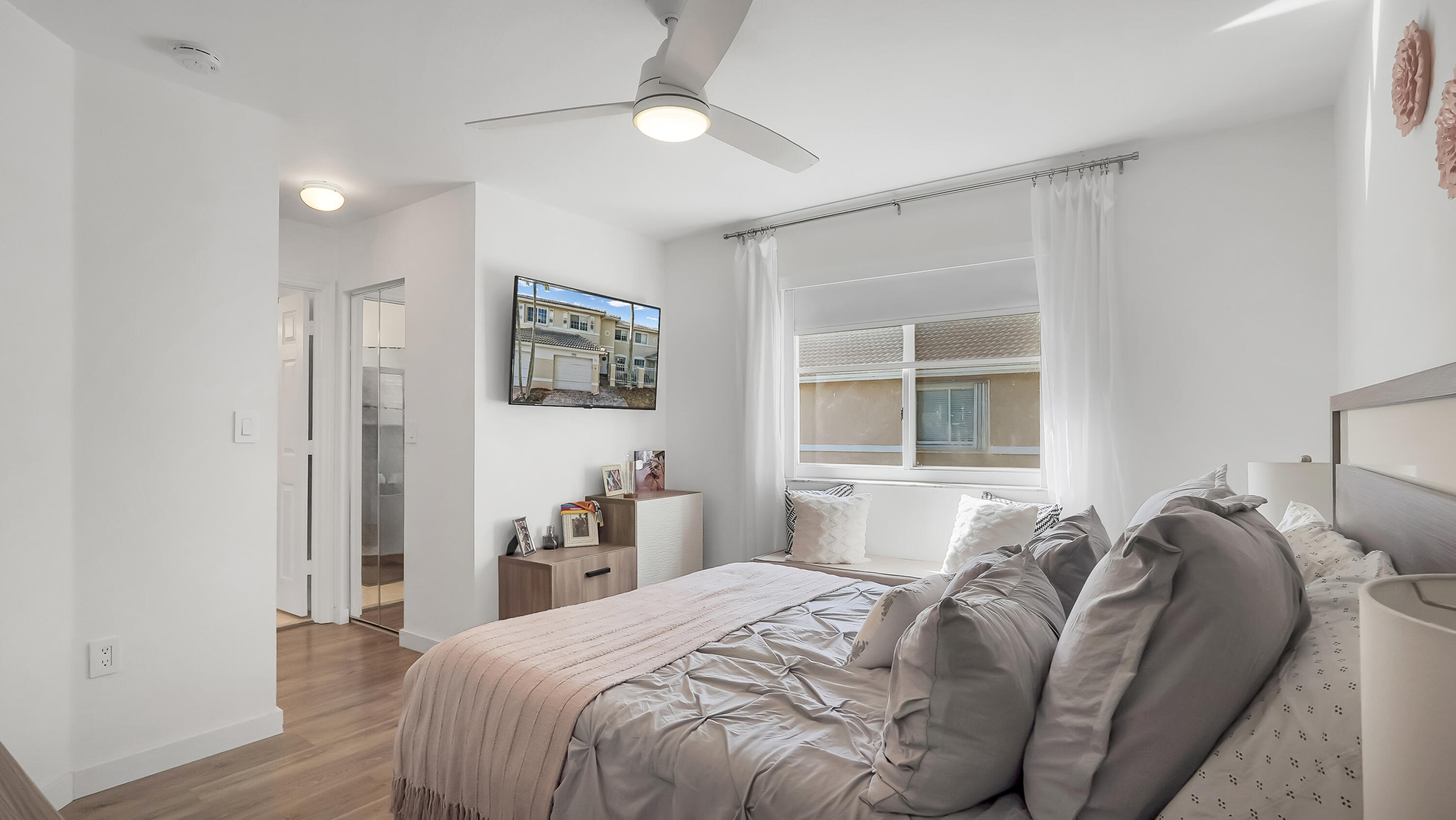 2221 NW 171st #- Pembroke Pines, FL 33028