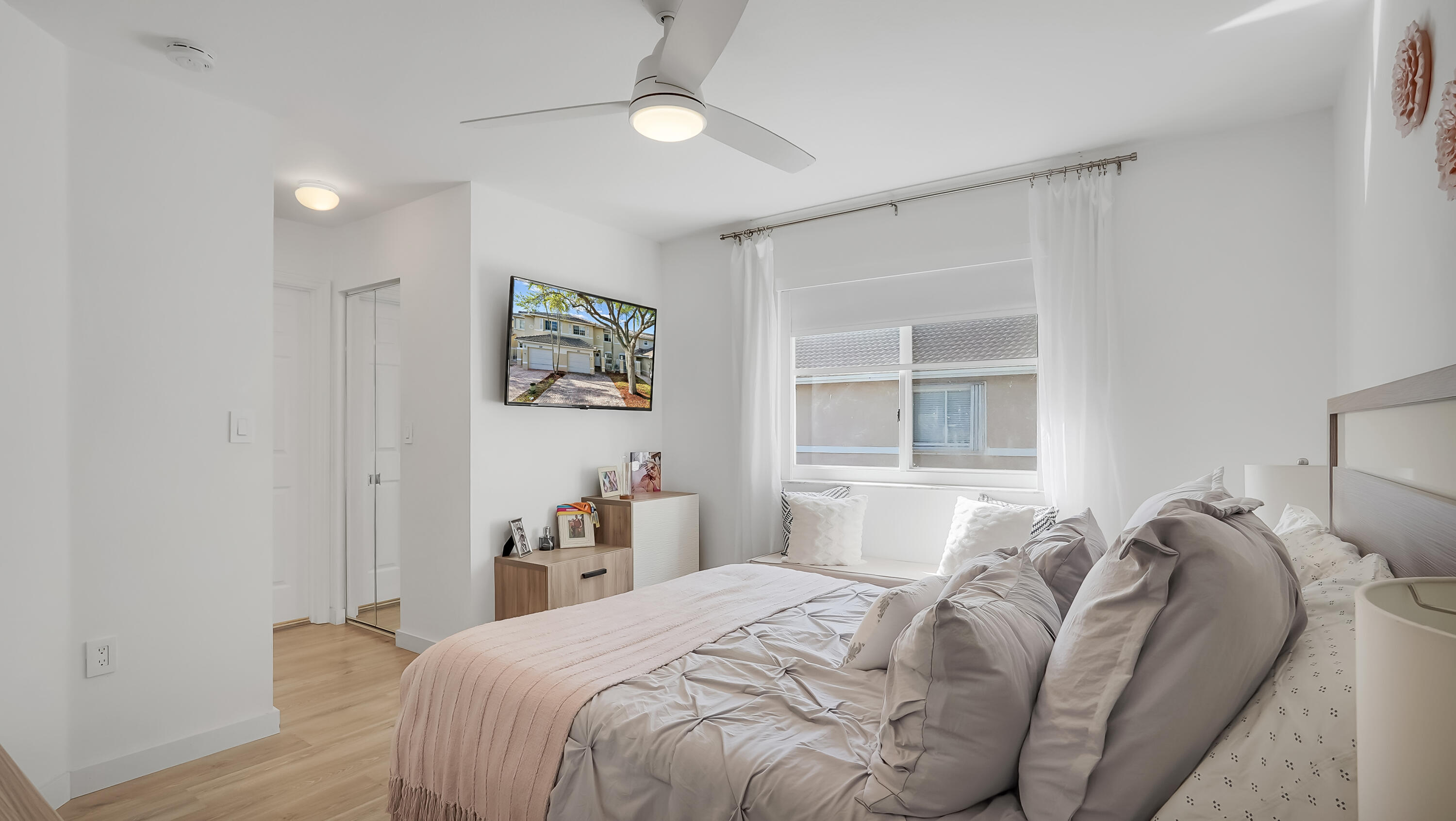 2221 NW 171st #- Pembroke Pines, FL 33028