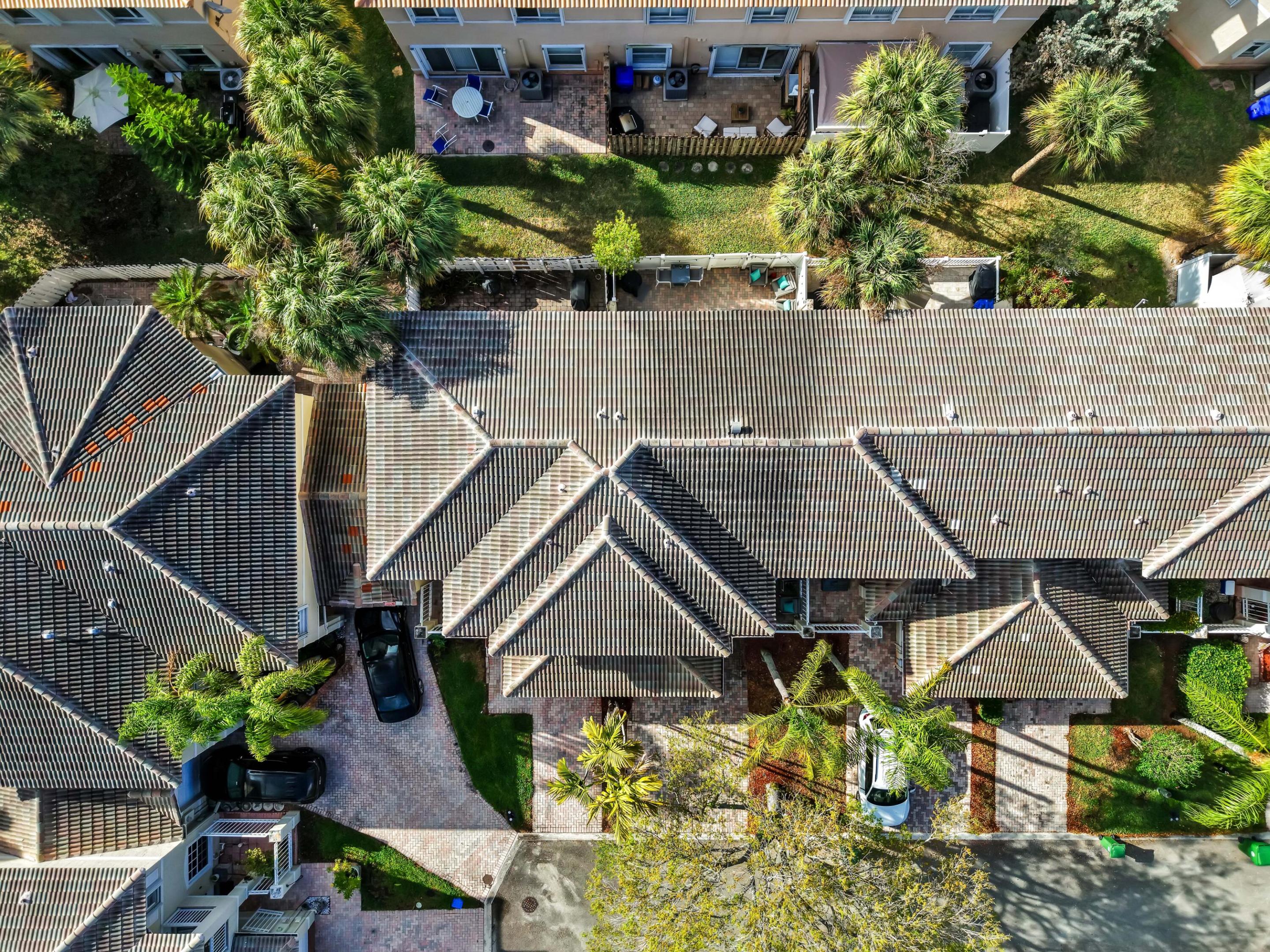 2221 NW 171st #- Pembroke Pines, FL 33028