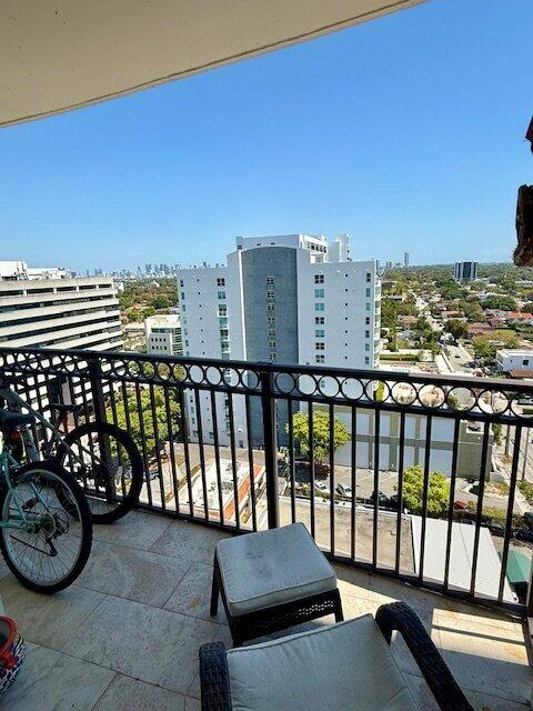 3232 Coral #1601 Miami, FL 33145