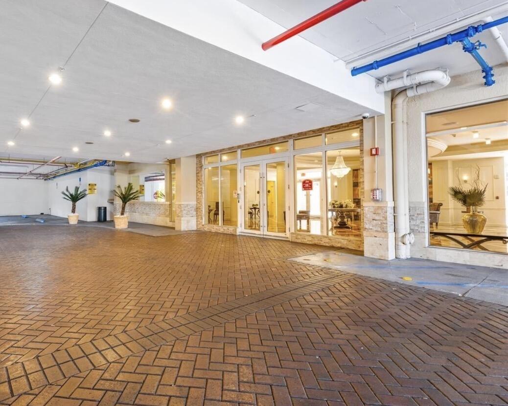 3232 Coral #1601 Miami, FL 33145