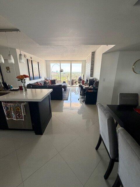 3232 Coral #1601 Miami, FL 33145