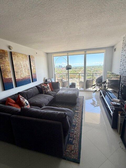 3232 Coral #1601 Miami, FL 33145