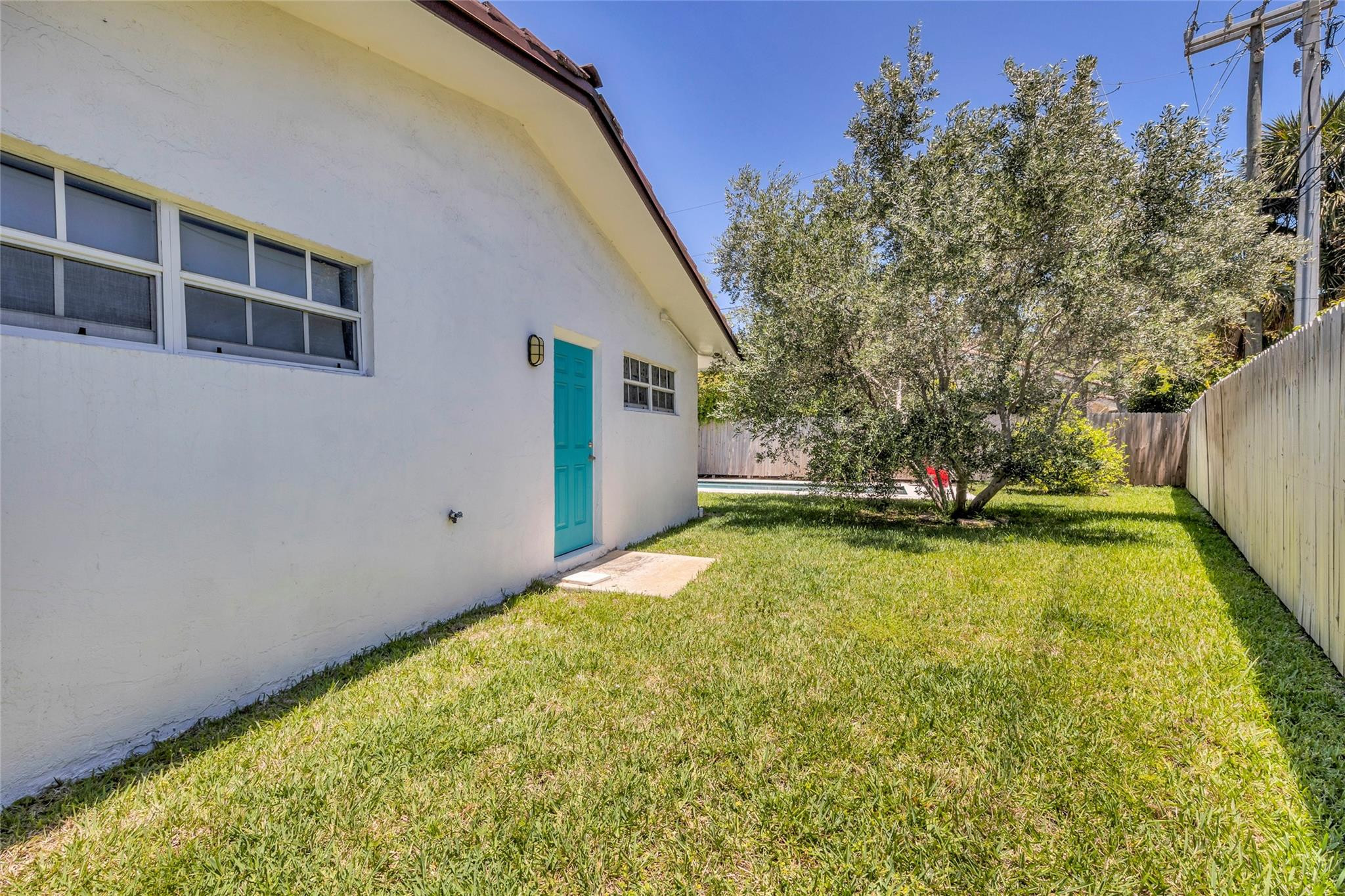 3213 Dover Pompano Beach, FL 33062