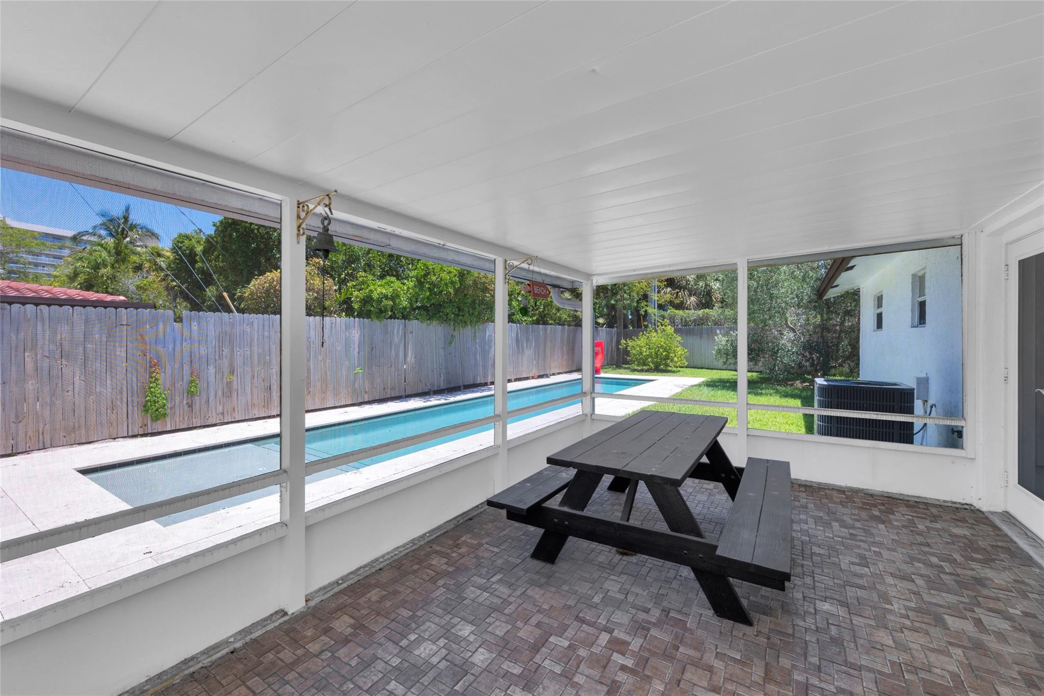 3213 Dover Pompano Beach, FL 33062