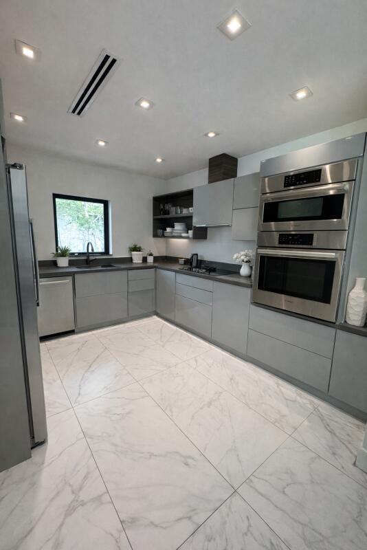 621 NE 56th Miami, FL 33137