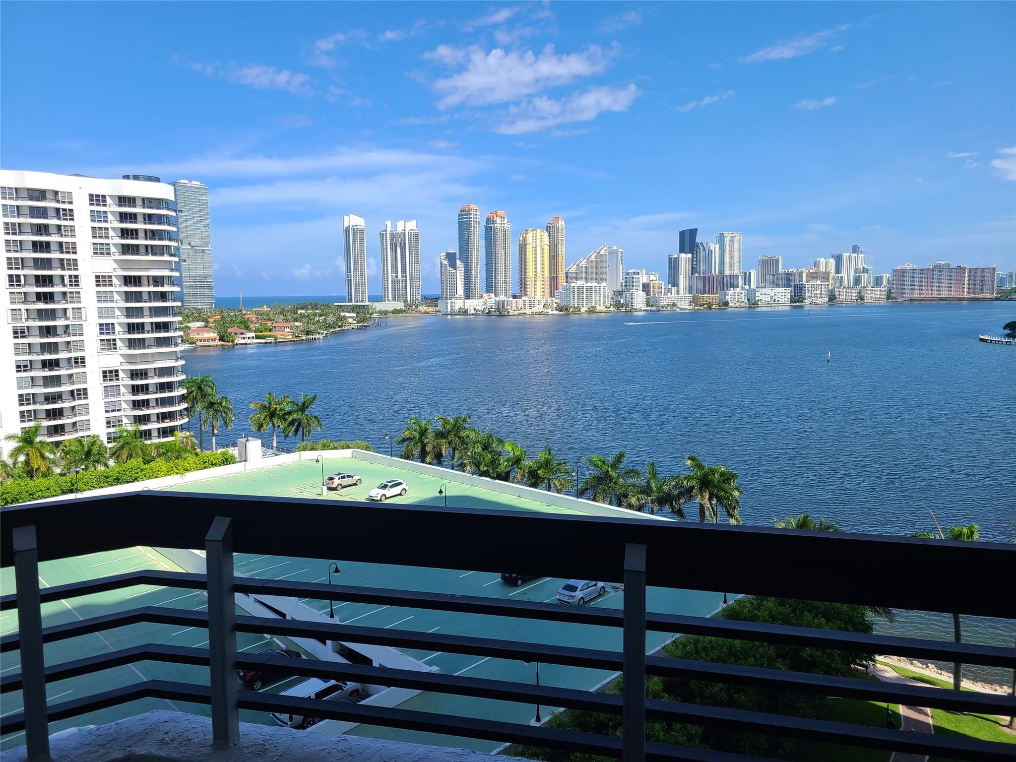 3530 Mystic Pointe #1211