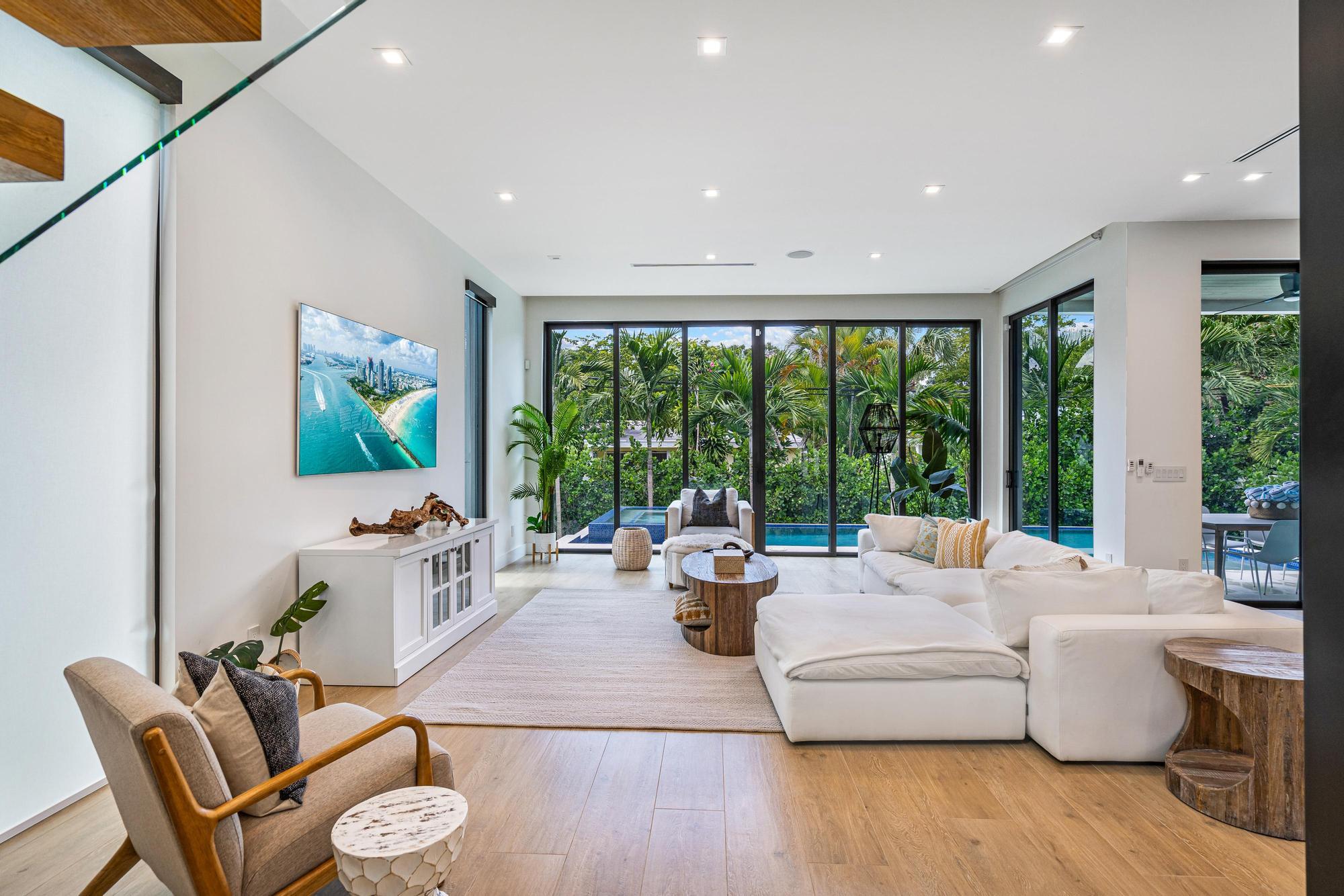 719 N Victoria Park Fort Lauderdale, FL 33304