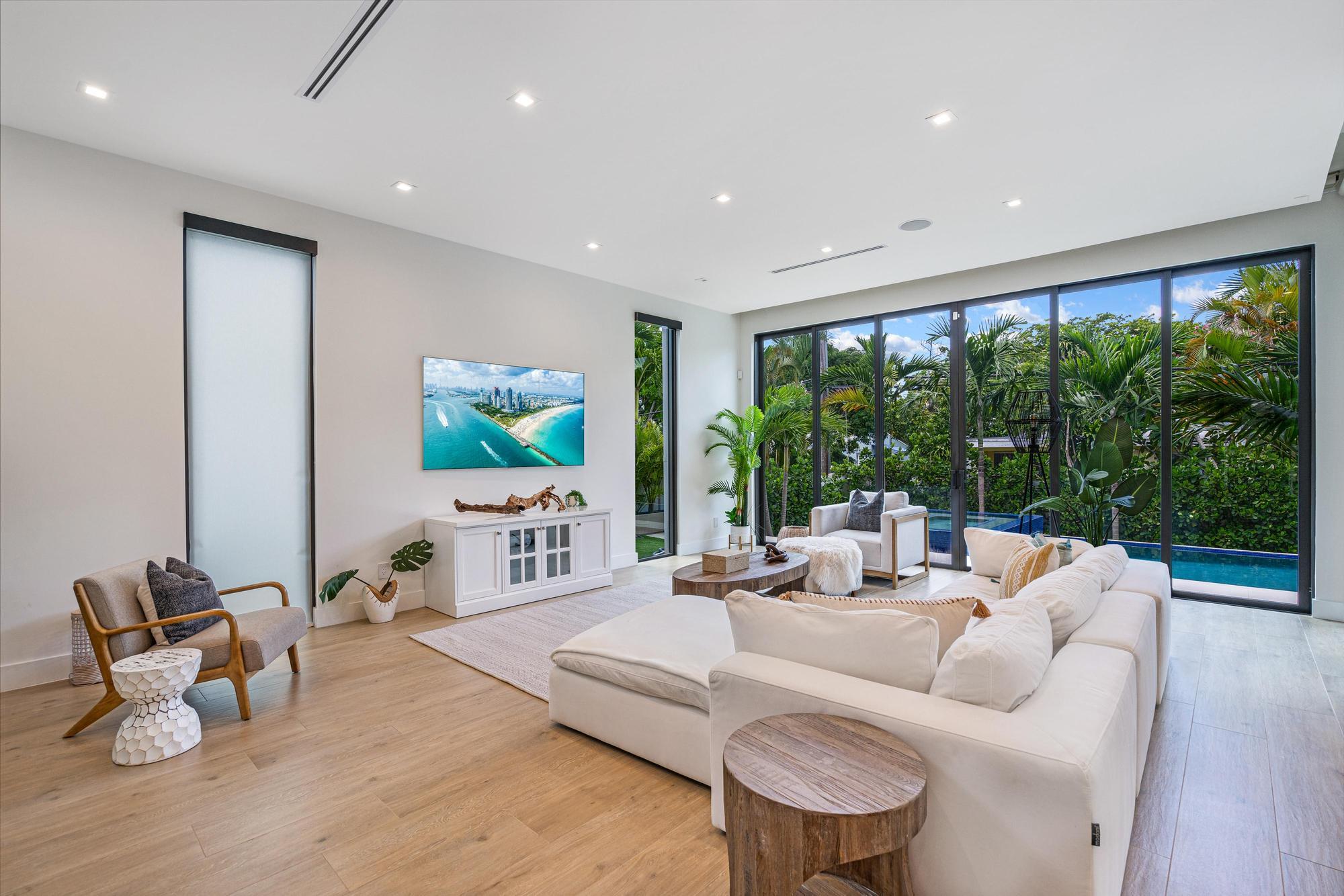 719 N Victoria Park Fort Lauderdale, FL 33304